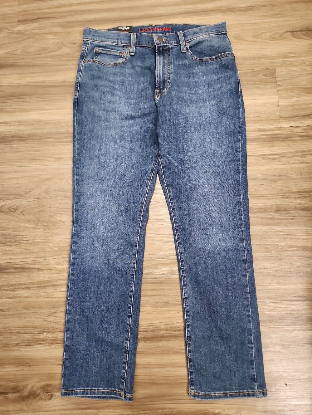 Mens Lucky Brand 410 Athletic Straight Jeans 32x30 Mid Rise Stretch Denim NWT